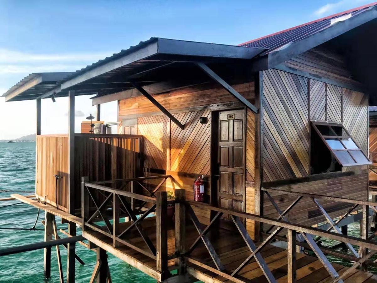 Seacoral Water Chalet Hotel Semporna Exterior foto